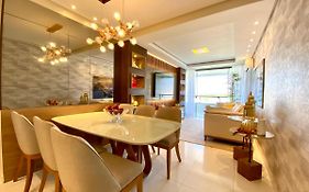 Apartamento VISTA MAR com internet e piscina